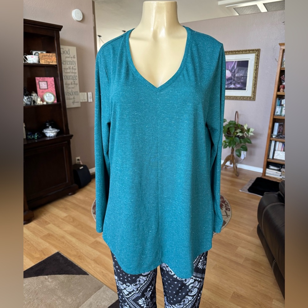 Apt 9 Modern Essentials long sleeves Vneck tunic-size XL